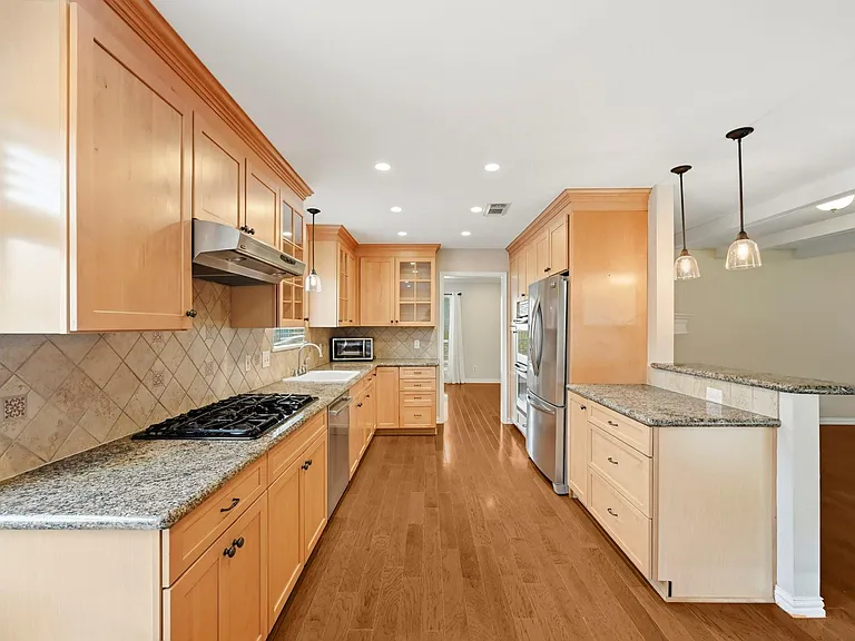 6131 Yarwell Dr — Photo 16