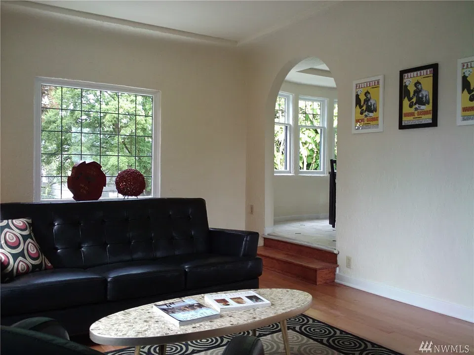 Unit B (upstairs)