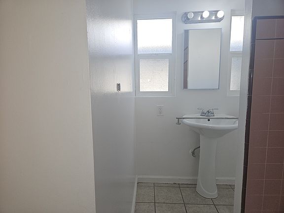 5th image of 2042 N 1st St