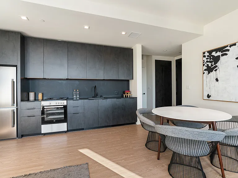 Venue Residences — Photo 65