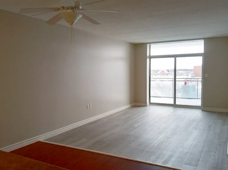 85 Barrie Rd — Photo 14