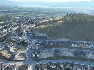989 Melrose St, Kelowna, BC V1P 0A8