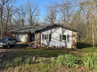 1 Powhatan Cir, Cherokee Village, AR 72529