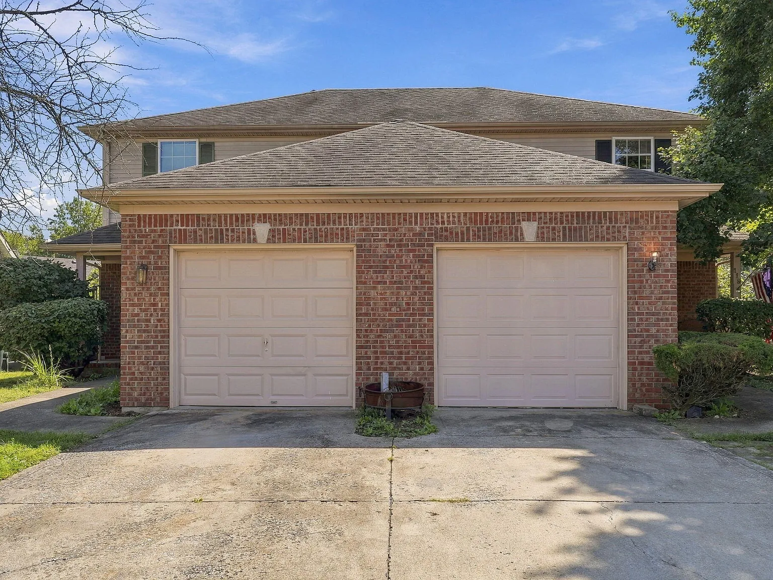 2 bed, 1.5 bath, 1358 sqft, $1,600 — Photo 1