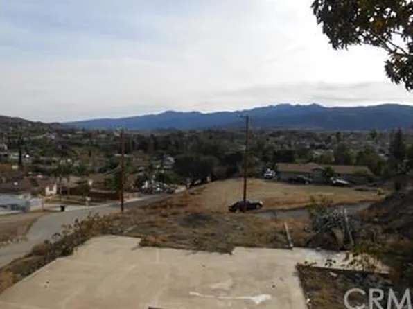 7740 Lagos Ln, Corona, CA 92881