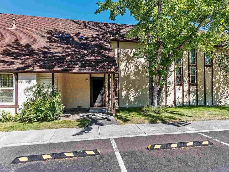 1st image of 1748 Pinewood Dr Unit 7
