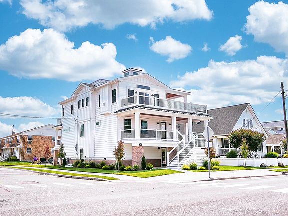 2nd image of 1601 Bay Ave