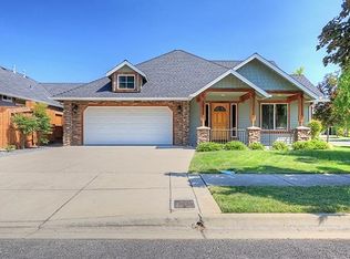 1187 SW Derek Ln, Grants Pass, OR 97527