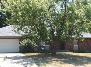 406 E Cantebury St, Springfield, MO 65810
