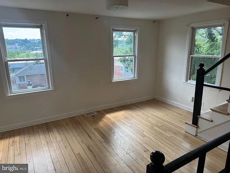 3731 Kemper Rd — Photo 10