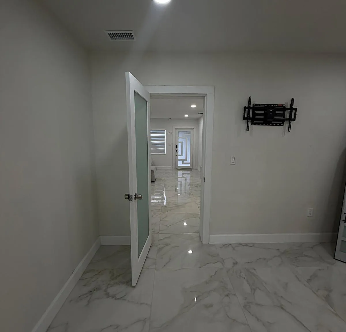 3 bed, 1674 sqft, $2,800 — Photo 4