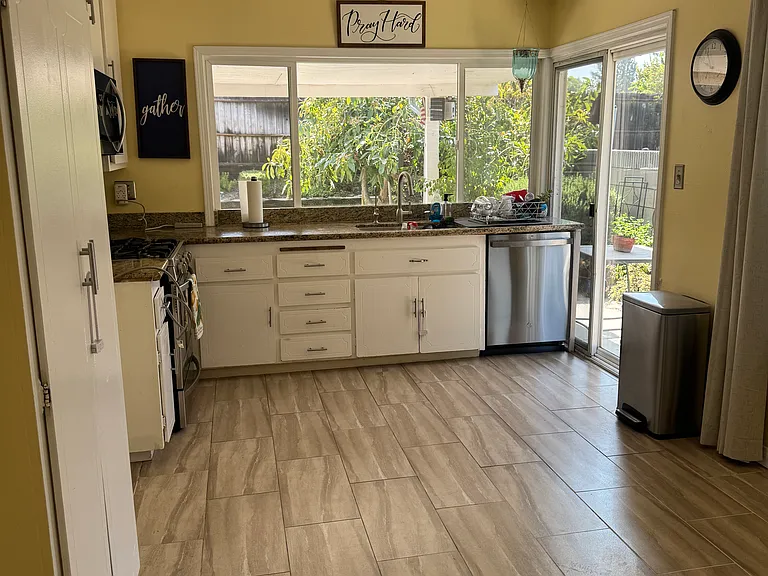 1330 N Hollis Ave — Photo 12