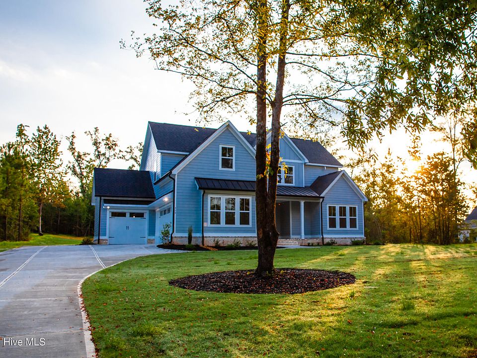 1st image of 910 Fairbourne Drive