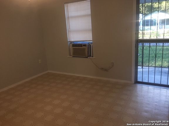 5th image of 946 Chalmers Ave