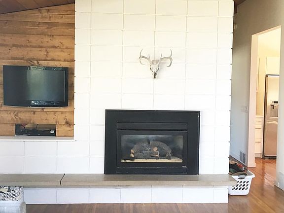 Custom 2 level gasfireplace 
