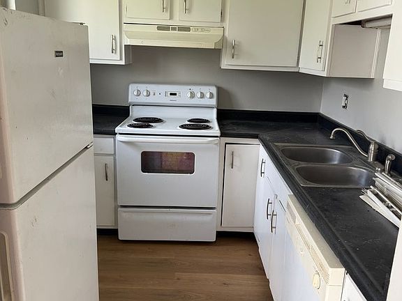 4th image of 1306 Black Forest Dr APT C