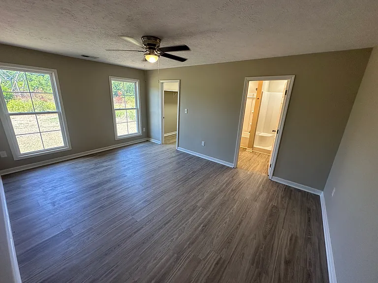 104 Wesley Dr — Photo 7