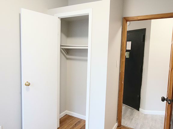 4th image of 405 E 12th St APT 4