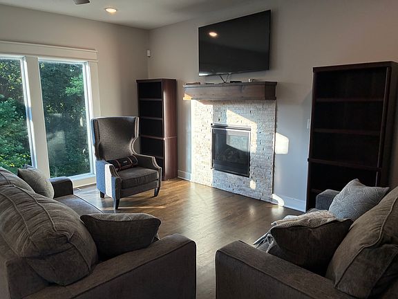 2nd image of 9105 N Brooklyn Ave