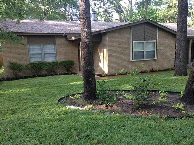 1st image of 105 Plum Creek St