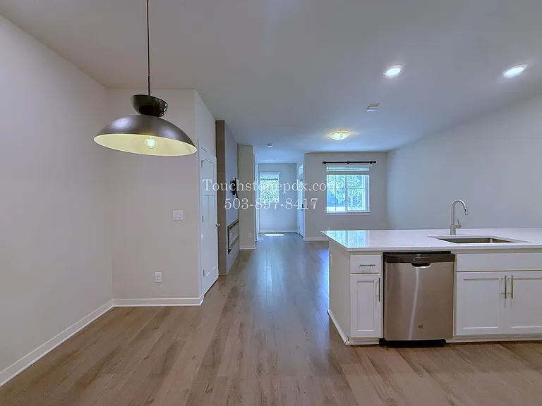 6527 SE Genrosa St — Photo 10