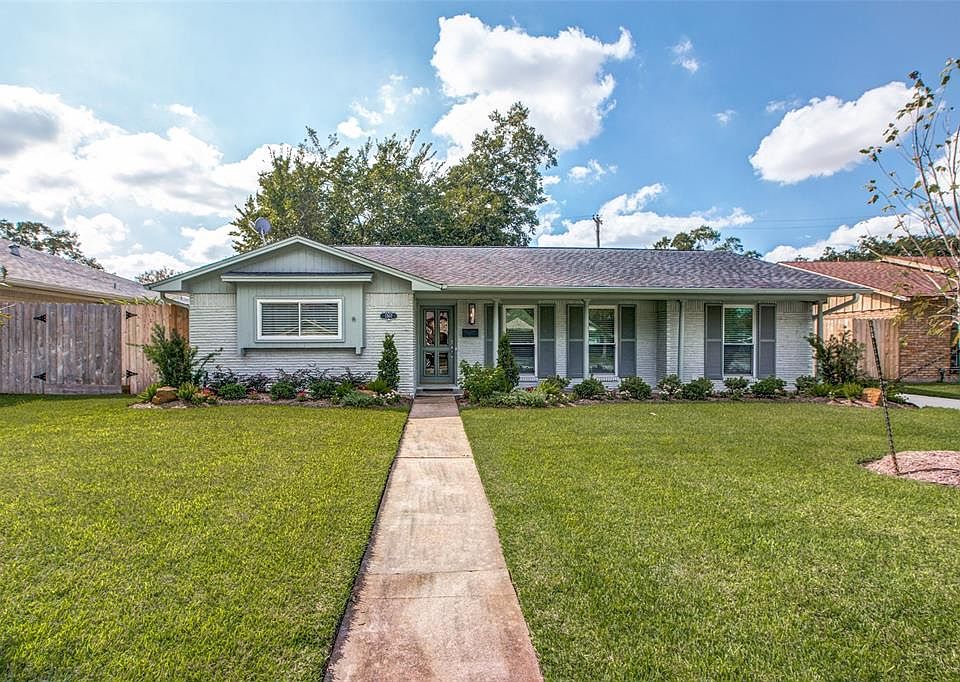 1st image of 1307 Jeannine Dr