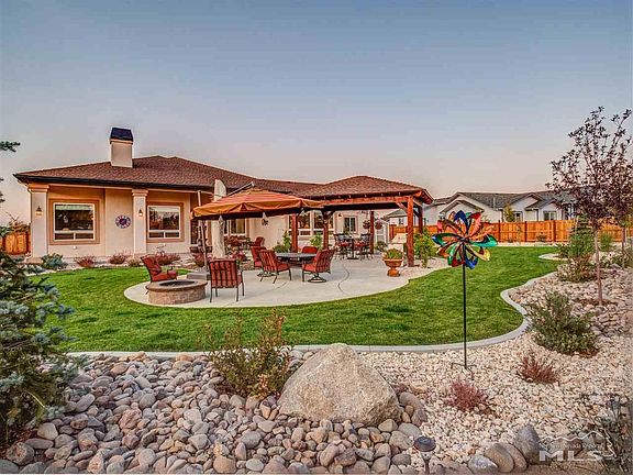 4th image of 2 Lake Meadow Ln
