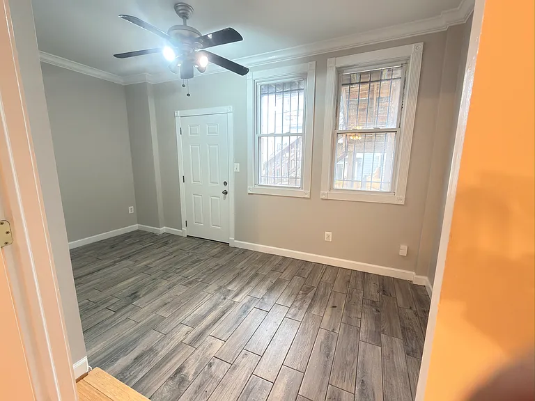 1246 Queen St NE #2 — Photo 26