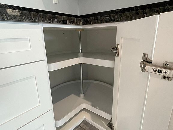 Lazy Susan (kitchen)