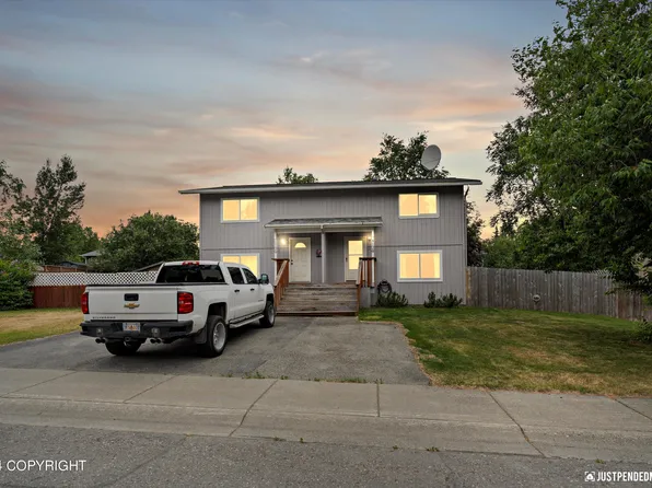 8120 Evans Cir, Anchorage, AK 99507