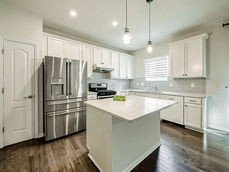1582 Beachwood Dr — Photo 18