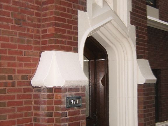 3rd image of 924 Ontario St