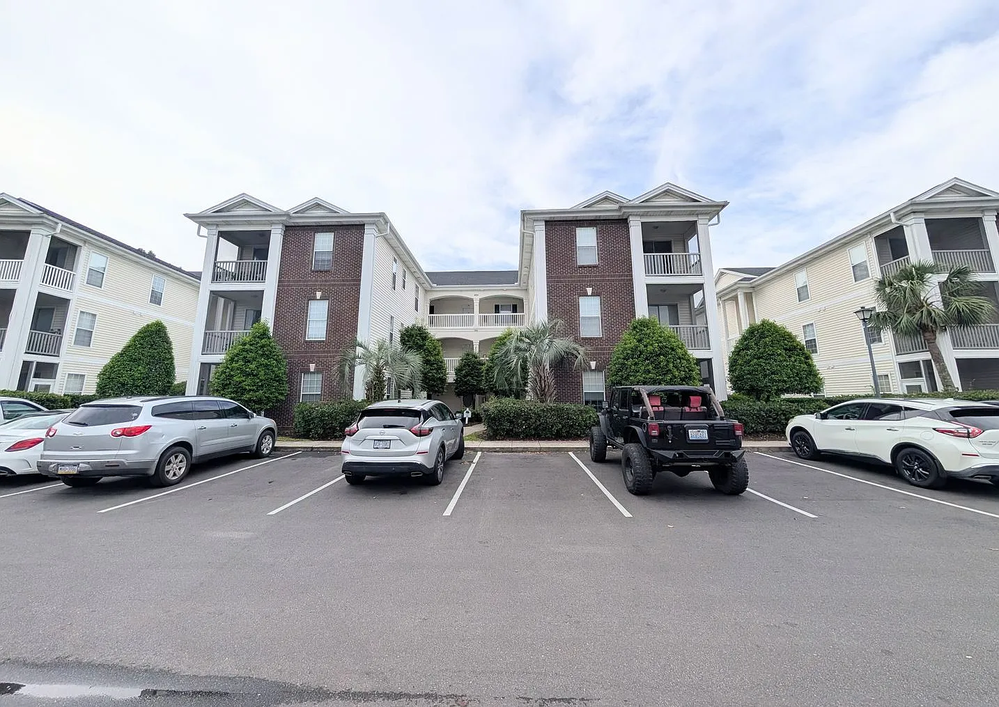 Ground Floor River Oaks Condo - Long Term Rental in Myrtle Beach, SC — Photo 1