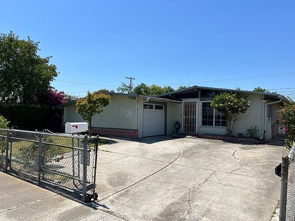 2nd image of 1689 Orlando Dr