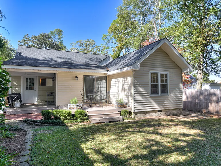 904 Highland Ave — Photo 32