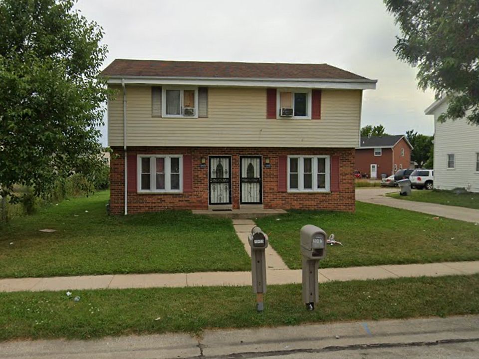 1st image of 10405-10407 W Daphne St