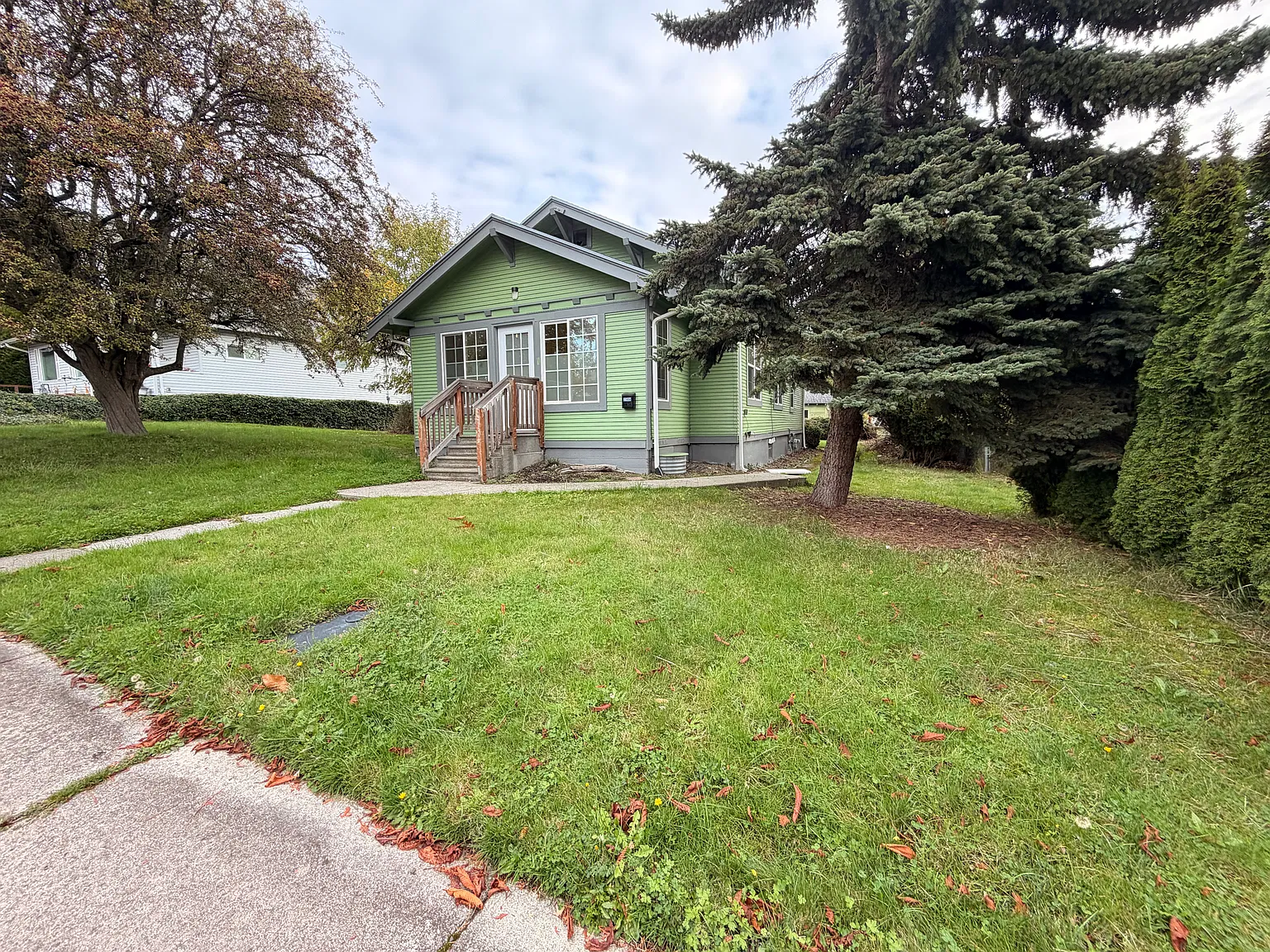 3 bed, 1378 sqft, $2,300 — Photo 2