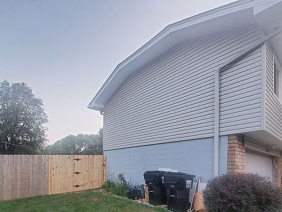3rd image of 7525 Josephine St