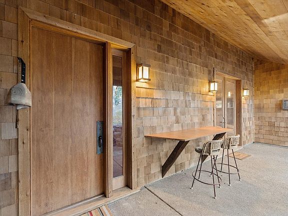 3rd image of 2111 N 3rd Avenue