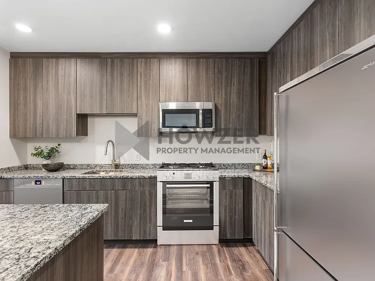 850 Falmouth Rd — Photo 14