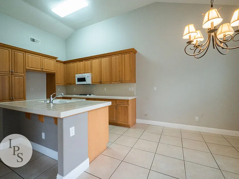 32 W Serena Ave — Photo 9