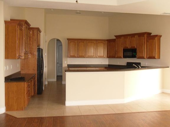 2nd image of 2824 Deerfield St