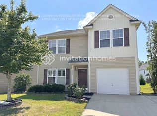 10211 Daniel Dwayne Dr, Charlotte, NC 28214