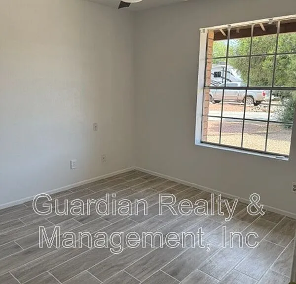 20826 N 16th Dr — Photo 9