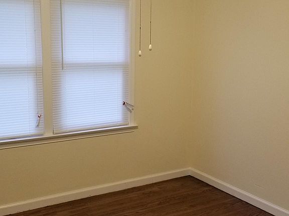 5th image of 1233 N Phoenix Ave