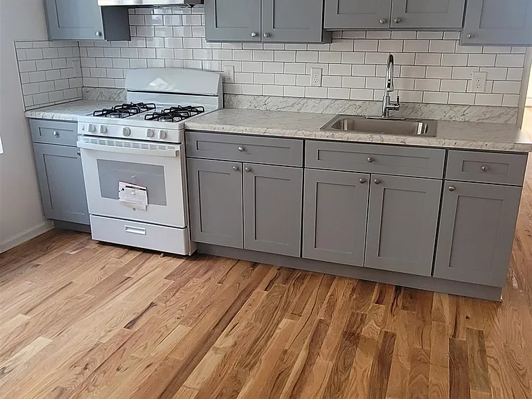 500 Hawthorn Ave #2A — Photo 10