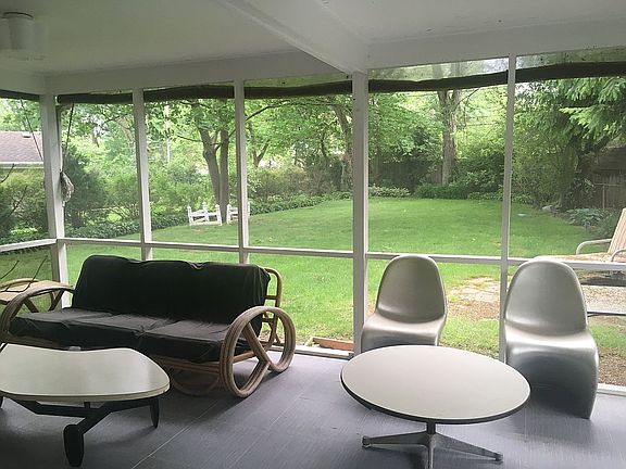 wraparound screen porch