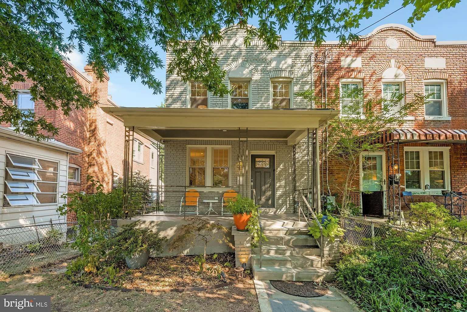 914 Irving St NE photo 1