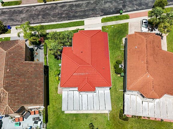4th image of 301 NW 151st Avenue