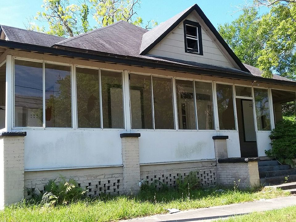2nd image of 1406 W 6th St